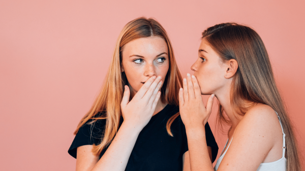 8 unique habits of a low-quality woman, according to psychology