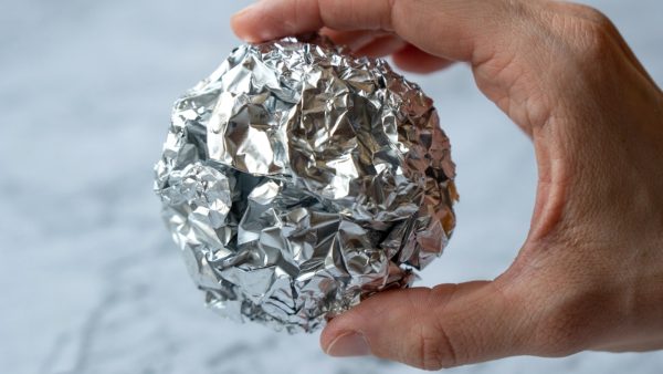 Putting Aluminium Foil in the Freezer Has Become a Foolproof Household Trick That More and More People Are Now Using