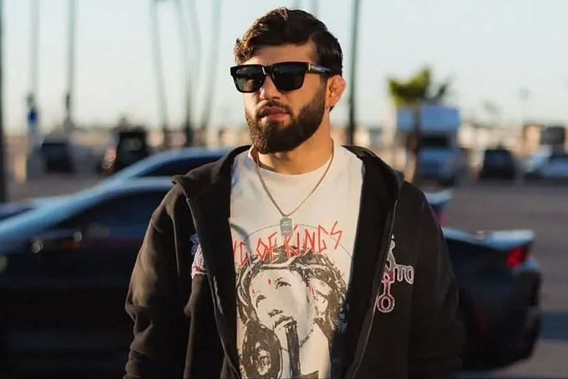 The Jaw-Dropping Net Worth of UFC Phenom Arman Tsarukyan – You Won’t Believe How He Made His Fortune!