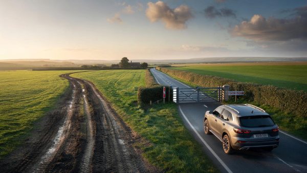 You Won’t Believe What Just Happened to Drivers Who Cut Corners Across Fields