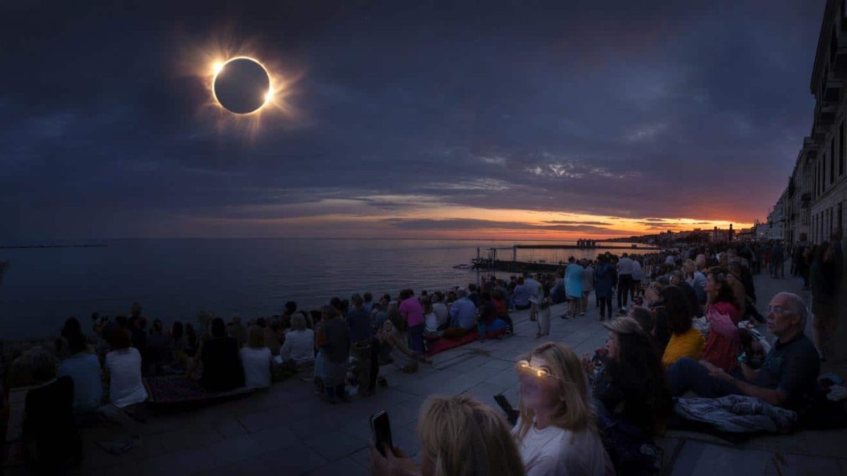 Unlock the Secrets of the 2024 Solar Eclipse: What You Need to Know Before the Sky Goes Dark