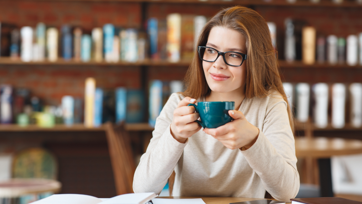 Highly intelligent people tend to have these 8 unusual habits, according to psychology