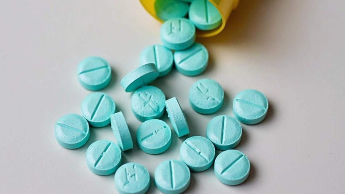 Ibuprofen and paracetamol: everyday painkillers at the heart of a looming global health crisis