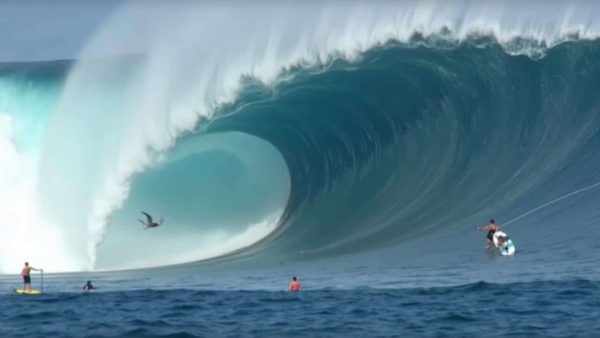 In The Middle Of The Pacific, Satellites Measure Colossal Waves Reaching 35 Metres High