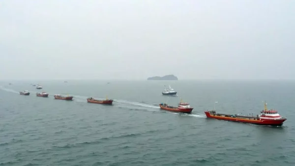 Shocking Discovery: China’s Secret Fishing Armada Builds Massive Artificial Barrier in South China Sea
