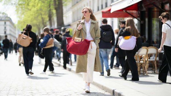This cult bag from our teenage years is trending again (and it will be everywhere this spring)