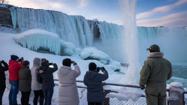Minus 55 degrees: Niagara Falls are almost completely frozen