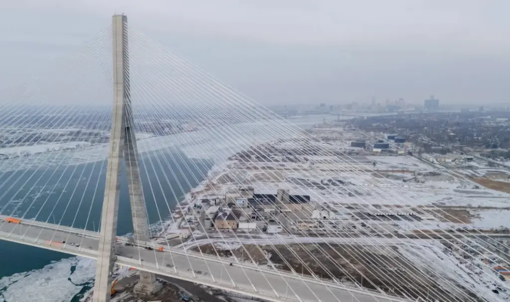 U.S. agents arrest Canadian crossing Gordie Howe International Bridge