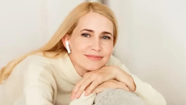 Longevity researchers found that people who age slowly on the outside share a specific relationship with time that most people lose somewhere in middle age — they stopped counting years and started counting moments of genuine absorption