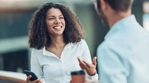9 things people with genuinely high social intelligence never do in a conversation — and the one that separates them most clearly from people who are merely charming is something so subtle that most people have never consciously noticed it happening