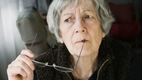 Psychology says people who reach their 60s without close friends aren’t socially deficient — they’re the ones who carried everyone else’s emotional weight for so long that reciprocal friendship started to feel like a foreign concept