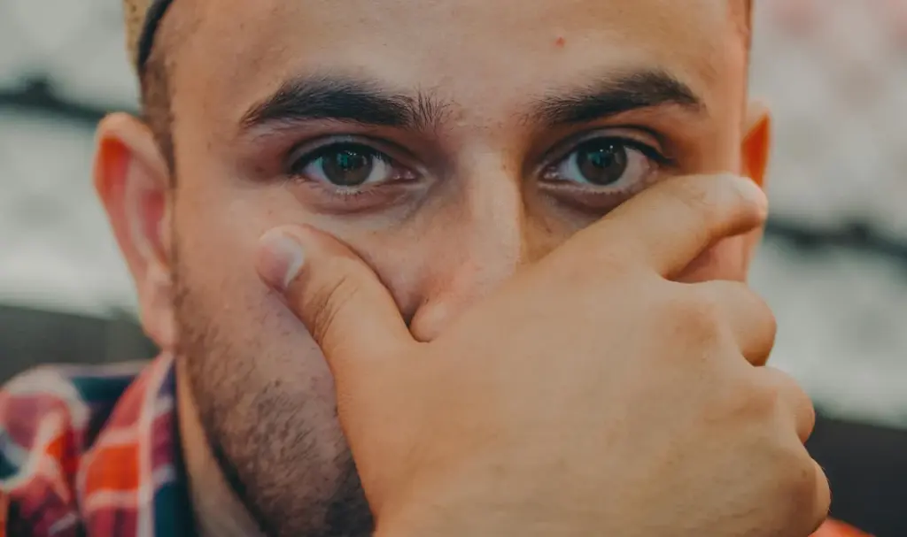 Psychology says adults who have no close friends aren’t necessarily introverted or antisocial. Many of them learned in childhood that vulnerability gets punished, and they built a life that perfectly protects them from the one thing they actually need