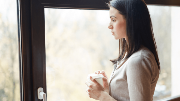 Psychology says people who grow apart from their family as they age aren’t cold or ungrateful – they’re often the ones who finally stopped performing a version of themselves that kept the peace but cost them their identity