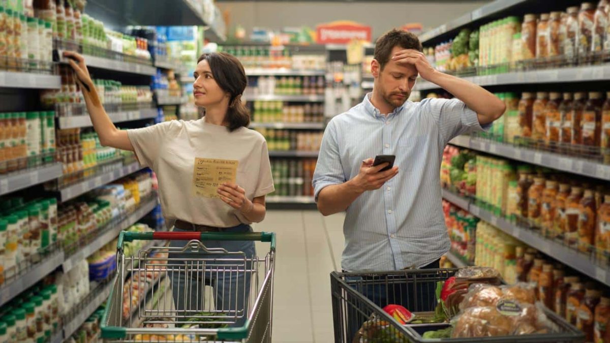 Why Shoppers Who Use a Grocery List Are Less Stressed in the Store