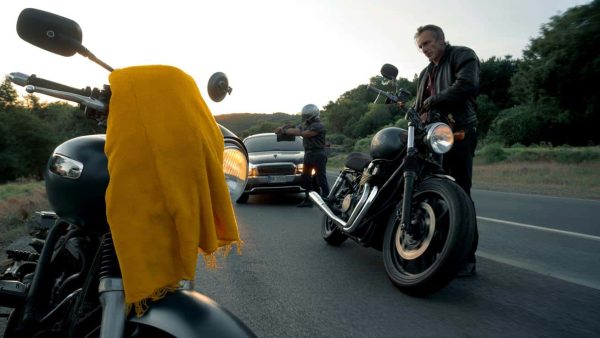 Shocking Truth: The Secret Meaning Behind Motorcycle Riders’ Yellow Rag Trick