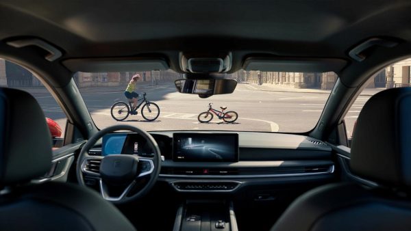 Why drivers can see less and less from behind the wheel of modern cars