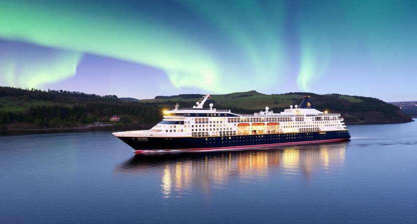 Unbelievable Arctic Wonders: Discover the Magical Northern Lights on a Hurtigruten Norway Cruise