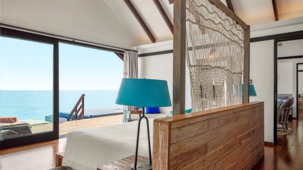 Unbelievable Maldives Deal: 6 Nights for the Price of 4 at Luxury Resort!