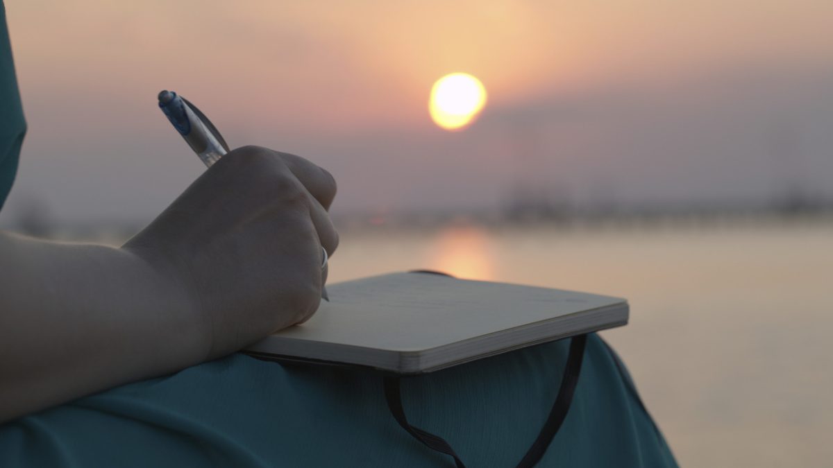 She Wrote Him 1,095 Letters in 3 Years – His Shocking Response Will Leave You Speechless