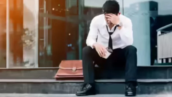 The Shocking Standoff That Shook a Company to Its Core – One Defiant Employee Refused to Leave After Mass Layoffs