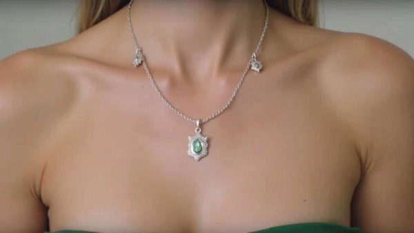 The Shocking Trick to Make Your Jewelry Sparkle Like New (Without Scrubbing or Vinegar)
