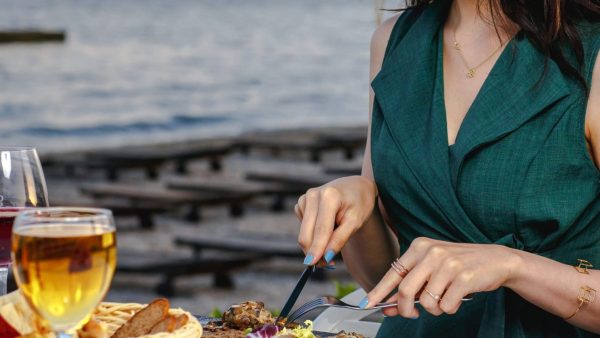 Uncover the Tropical Oasis with Blissful 31°C Seas and Mouthwatering Meals Under €2